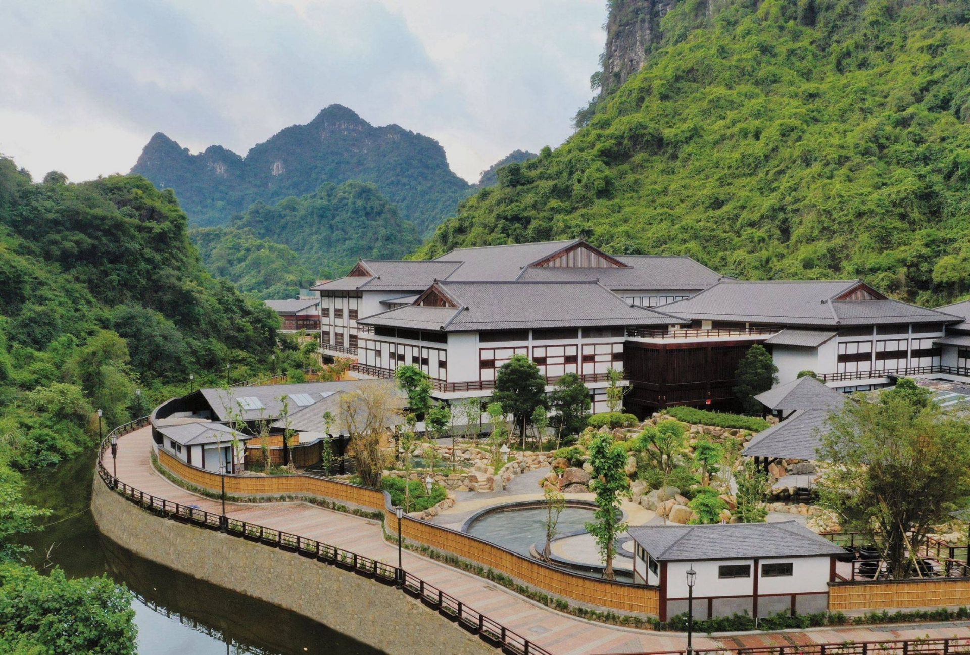 Onsen Quang Hanh