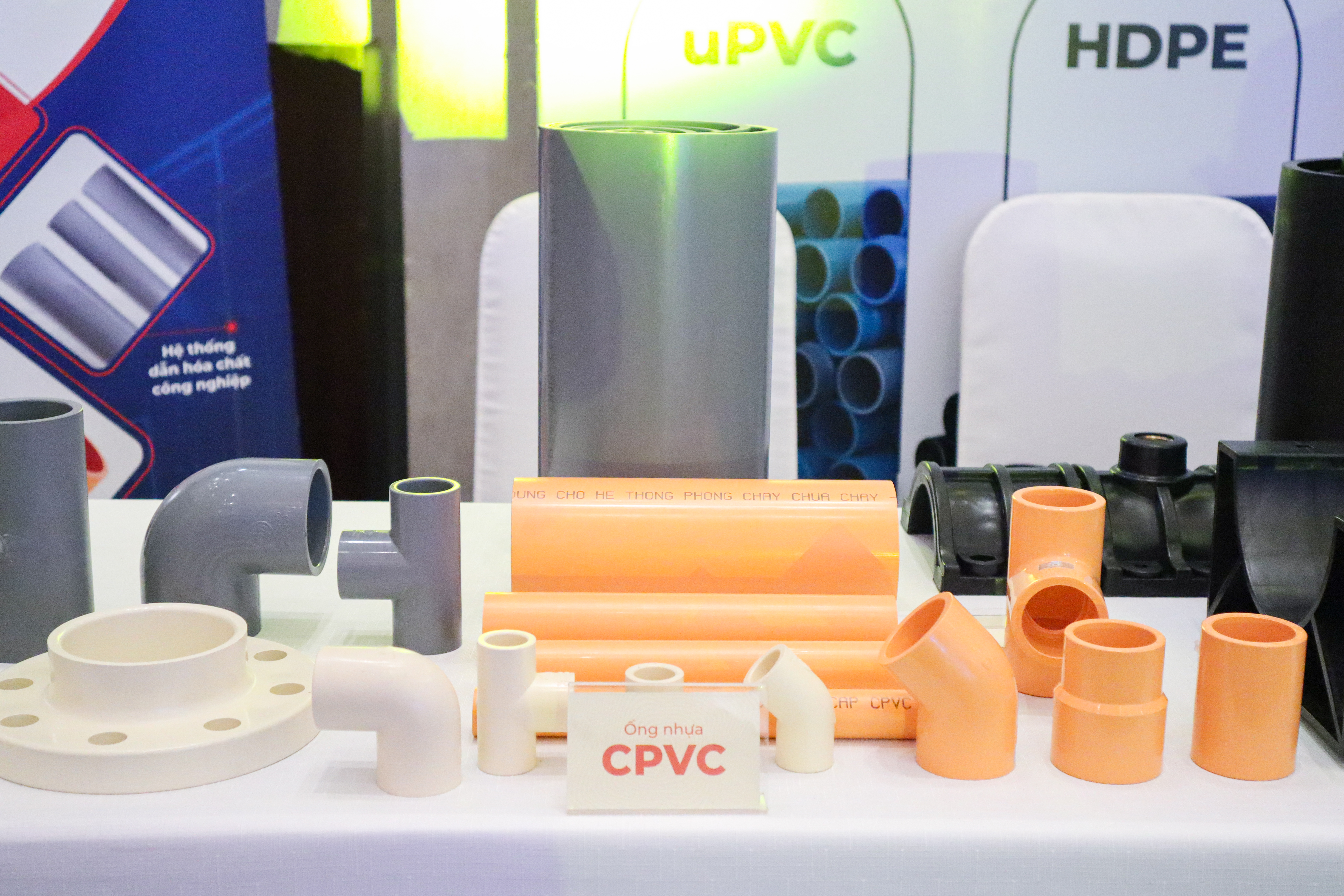 Ống nhựa CPVC được trưng bày tại triển lãm thể hiện chất lượng tối ưu của sản phẩm với khách hàng