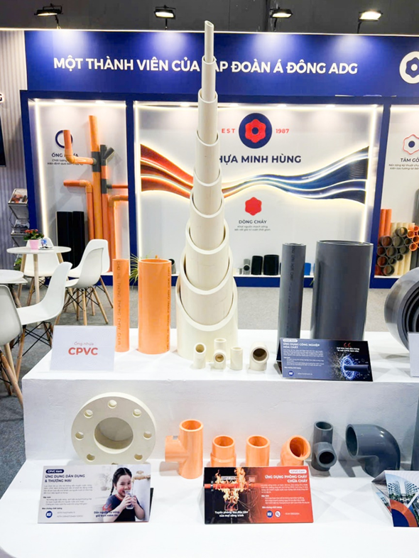 Dòng ống nhựa kỹ thuật CPVC của Nhựa Minh Hùng đáp ứng các tiêu chuẩn khắt khe nhất cho hệ thống cấp nước nóng lạnh, dẫn hóa chất và phòng cháy chữa cháy.