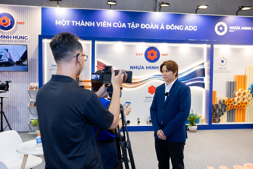 Bà Đinh Ngọc Anh – Phó TGĐ Nhựa Minh Hùng chia sẻ về định hướng phát triển tại sự kiện Vietbuild